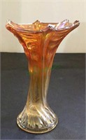 Beautiful open lesson/iridescent vase measuring