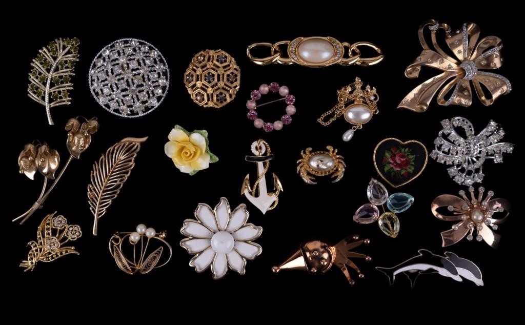 Collectible Brooches (21)