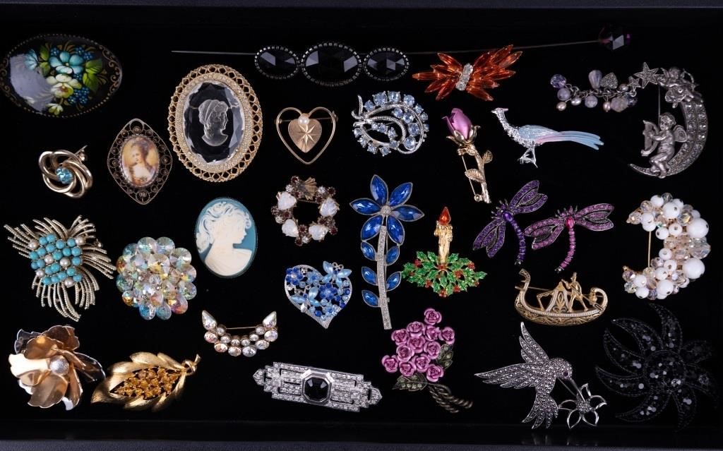 Vintage and Collectible Brooches (29)