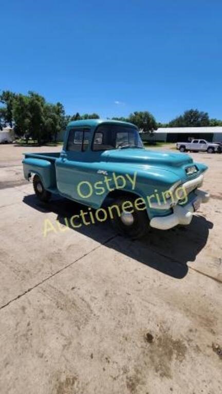 1957 GMC 100 short box step side box Pickup