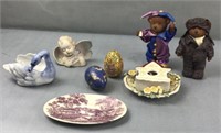 2 bears, and ceramic items