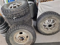 6x Ford Dual 8 bolt rims with 37x12.5 R17 tires