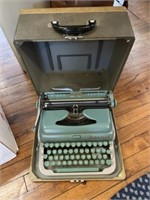 Vintage Underwood Typewriter