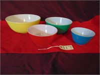 Pyrex Signature Multicolor Mixing Bowl Set