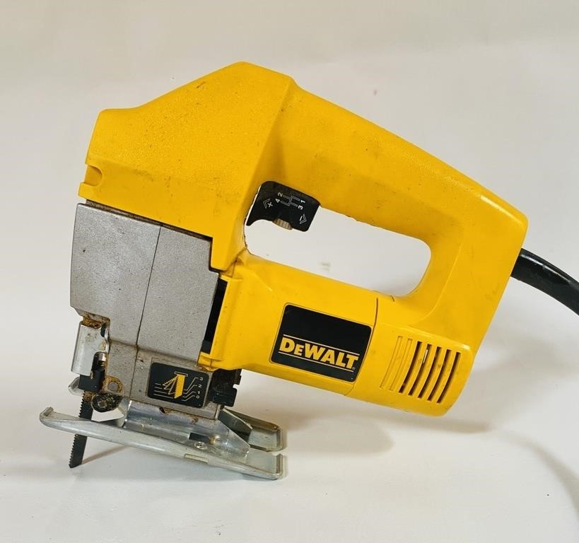 DeWalt DW318 VS Orbital Jigsaw