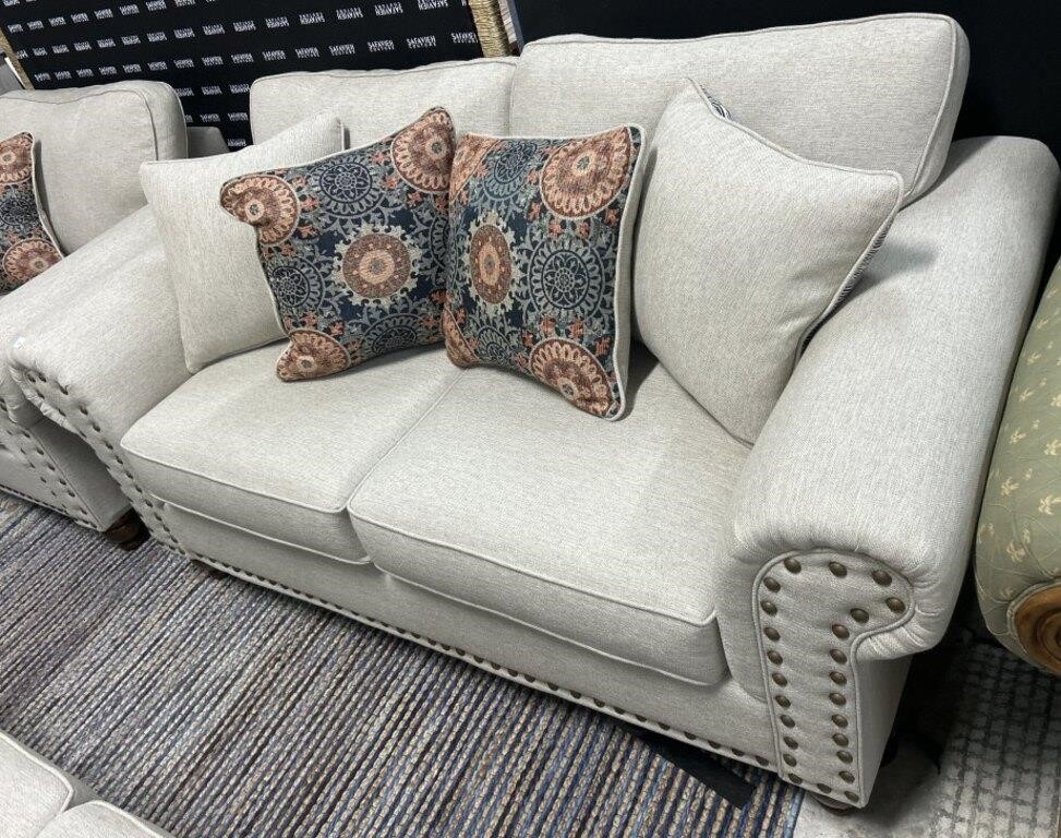Modern Upholstered Love Seat With Stud