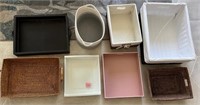 V - MIXEDLOT OF BASKETS, DECOR BINS (L60)