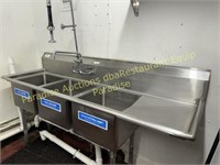Three Bay Sinks with Right Drainboard
