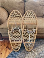 Vintage Rawhide Snowshoes.  Vermont Tubbs.  34L