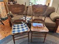 Set of 4 Dining Room Chairs.