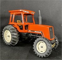 1:16 Scale Deutz-Allis 8010 Die Cast Tractor