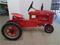 IH McCormick Super H Farmall Pedal Metal Tractor