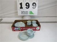 Holland Mold 1983 Snack Plates (4) Cups &