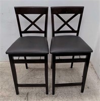 Pair of folding chairs approx 16" x 17" x 30"