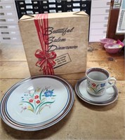 Salem Stoneware Dinnerware flower pattern teacup