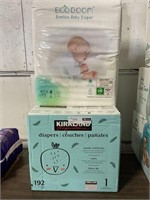 1 LOT KIRKLAND SIZE 1 PAMPERS AND ECO BOOM SIZE 4