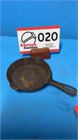 Cast-iron 7 inch Griswold skillet