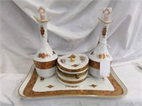 4PC GOLD/WHITE DRESSER SET-HINGE LOOSE