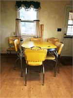 Mid Century Table with 6 Chairs