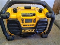 DeWalt 7.2-18V radio power box