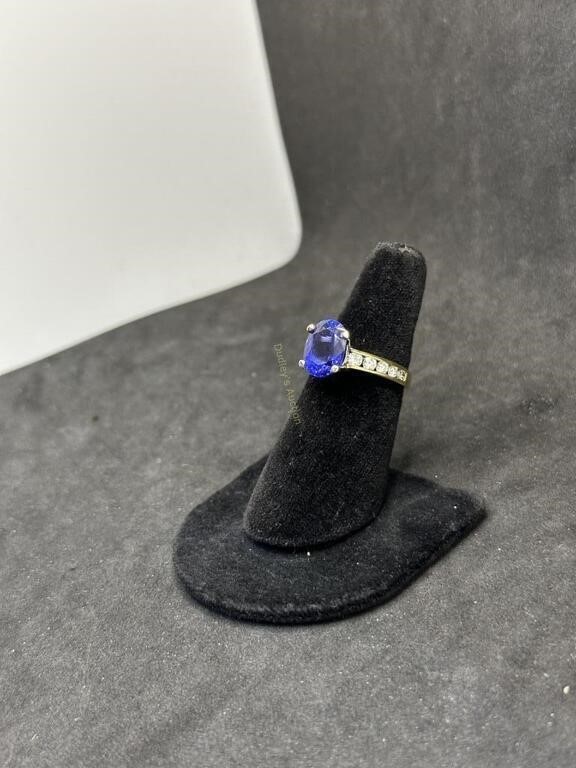 18kt Ring - Two Tone Diamond And Tanzanite Ring Si
