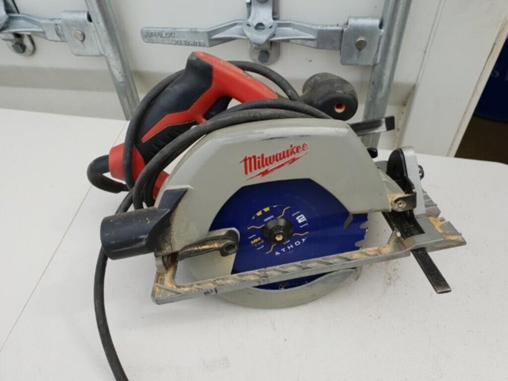 Milwaukee CS60 Circular Saw