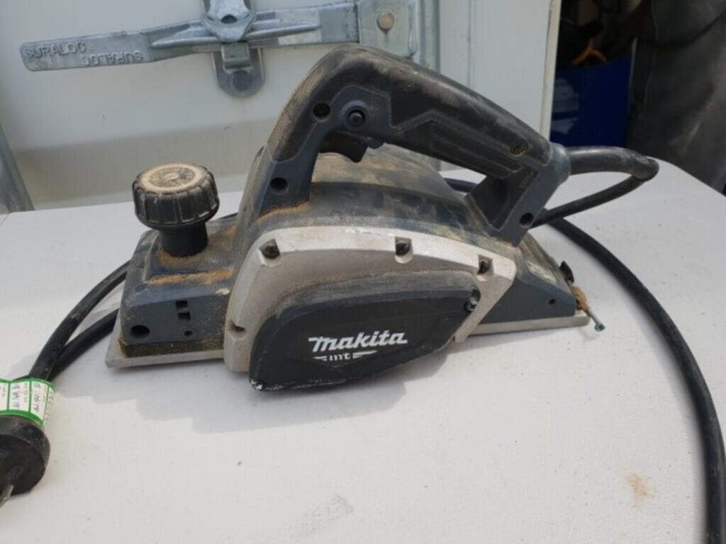 Makita M1901 Planer