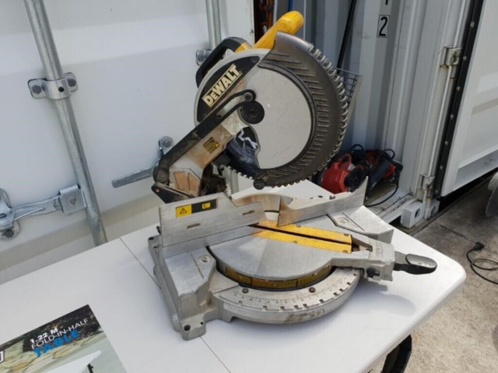 Dewalt DW713XE Mitre Saw