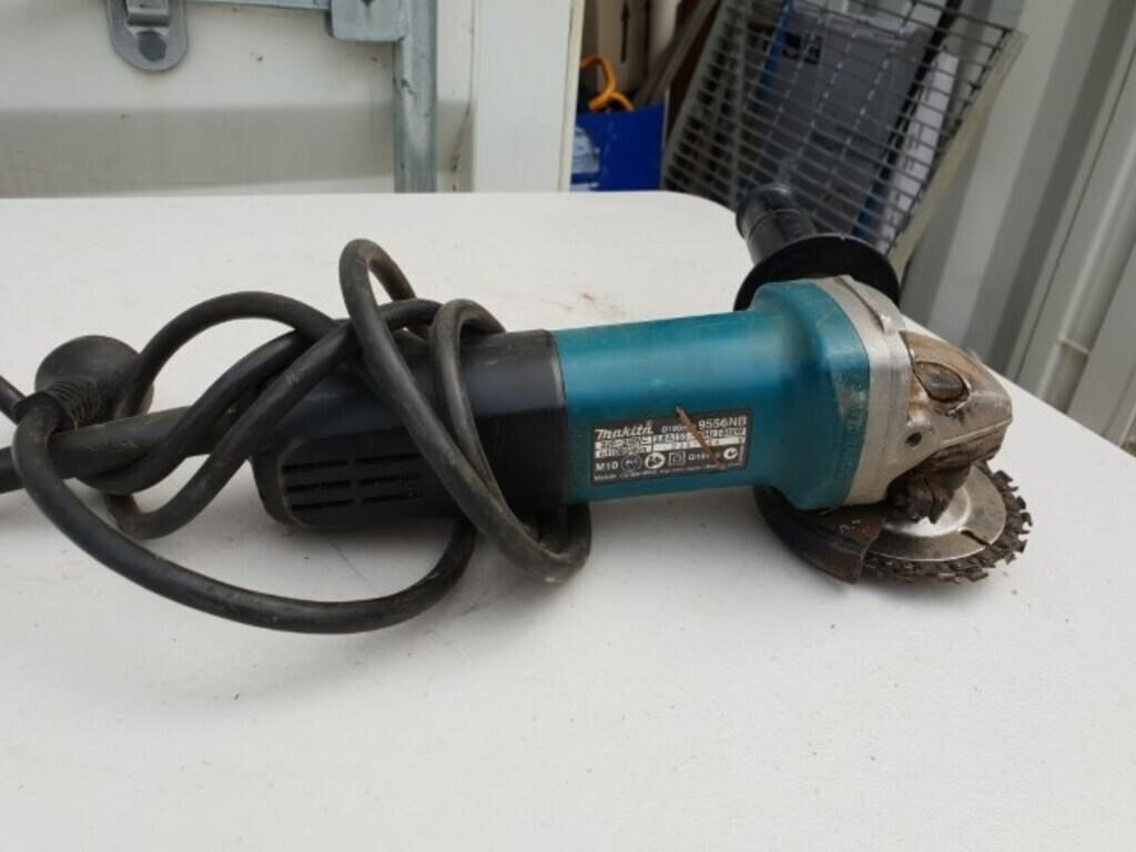 Makita 9556NB Angle Grinder