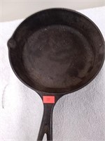 Large 6-in cast iron skillet