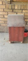 Metal storage container