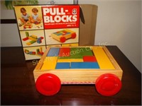 Vintage Estrela Toy Pull Blocks in original box
