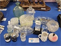ASSORTED USABLE GLASSWARE AND DECOR