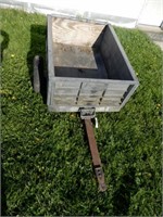 Rubbermaid Lawn Cart - Appears To Dump