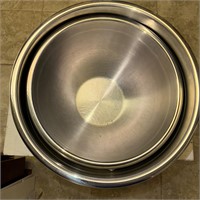 2 Stainless Steel Mixing bowls