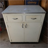 Metal Garage/Storage Cabinet