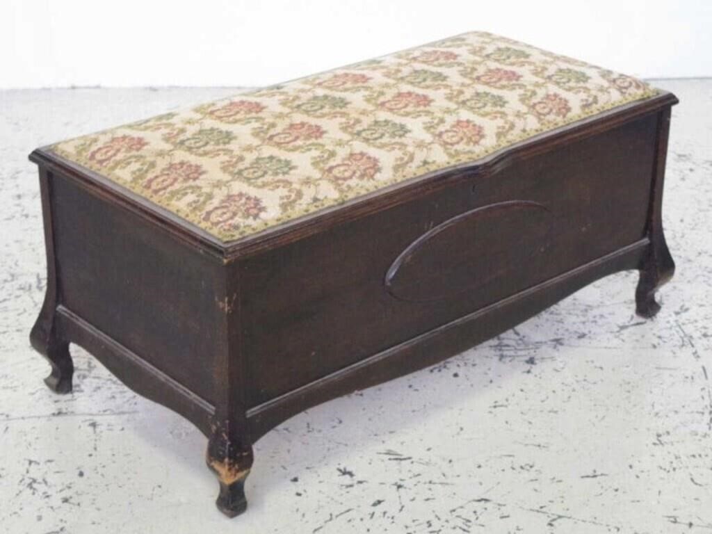 Vintage blanket box