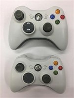 2 Xbox 360 Wireless Controllers