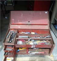 Vintage Tool Box with some Tools  needs a good