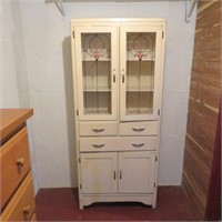 Cabinet - Wood w/ 2 glass doors/ - Painted