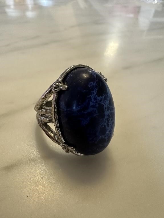 PURPLE CABOCHON RING