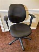 Qty (7) Black Upholstered Rolling Office Chairs