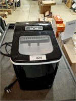 Black Ice maker with black cord