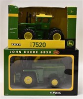 1/32 Ertl John Deere 7520 Tractor & 6850 Harvester