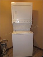 Fridgaire Gallery Heavy Duty Stacked Washer &