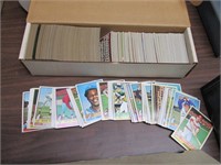 BOX OF VINTAGE BASEBALL CARDS