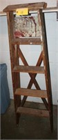 Wood step ladder