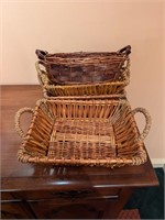 (4) serving baskets