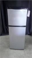 MAGIC CHEF DOUBLE DOOR REFRIGERATOR