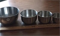 Nesting metal mixing bowls